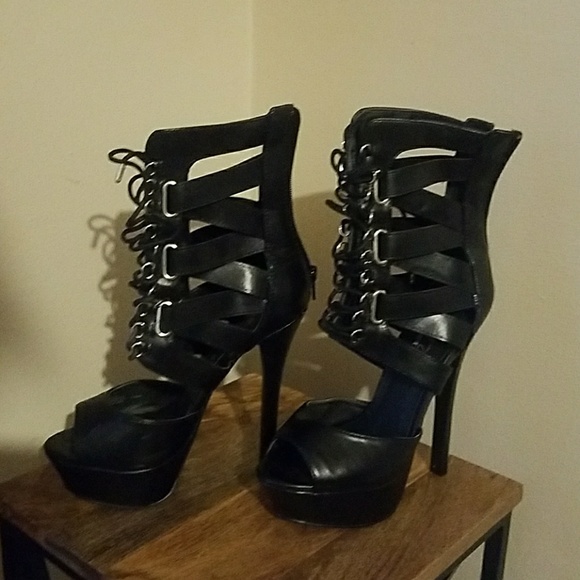 Shoes - Picture 2 of 4